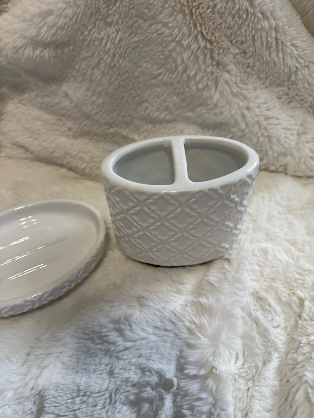White Ceramic Bathroom Set - Quatrefoil Soap Dish & Toothbrush Holder